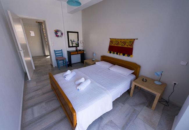 Katapola Vekris Apartments ภายนอก รูปภาพ